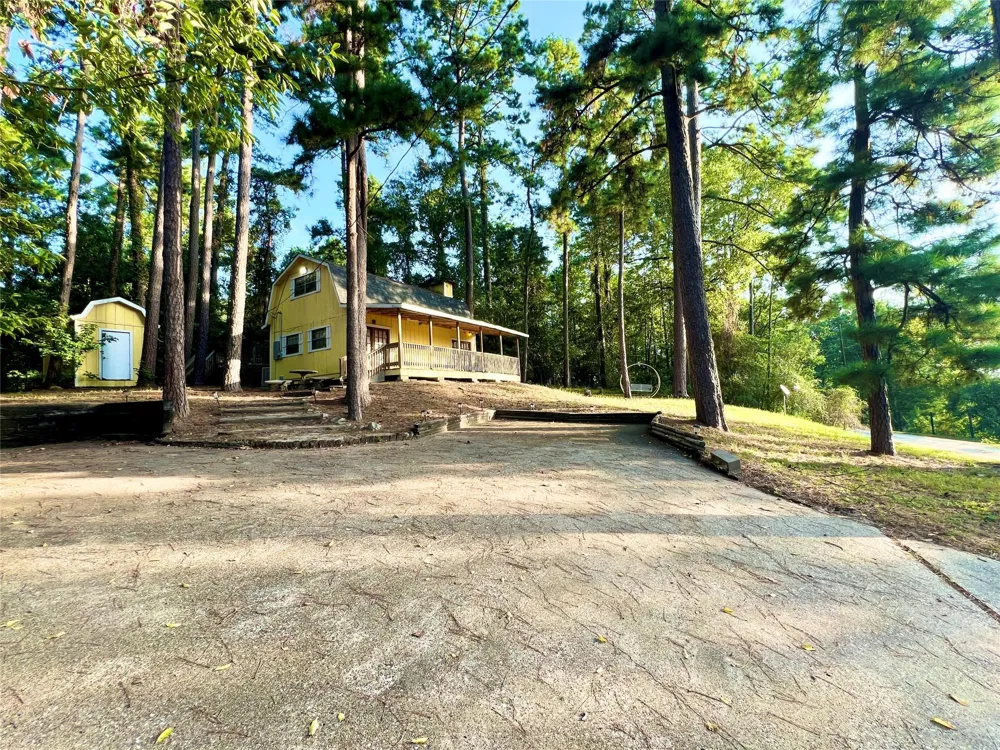 1 Hilltop Circle Coldspring, TX 77331