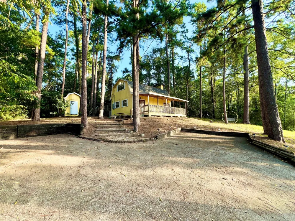 1 Hilltop Circle Coldspring, TX 77331