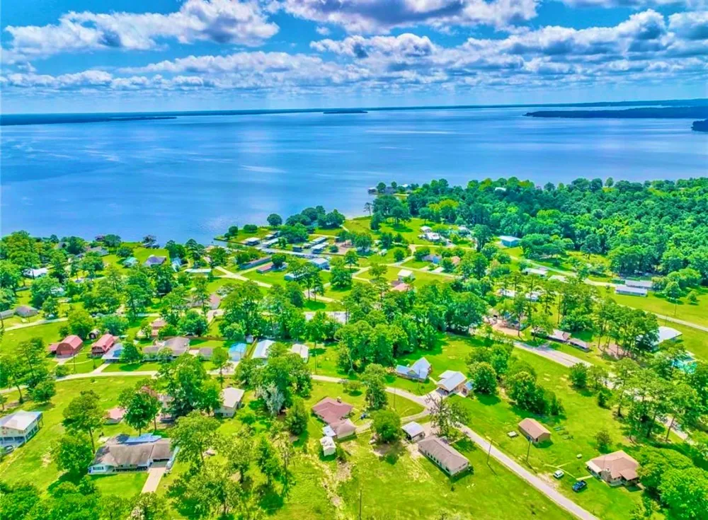 1 Hilltop Circle Coldspring, TX 77331