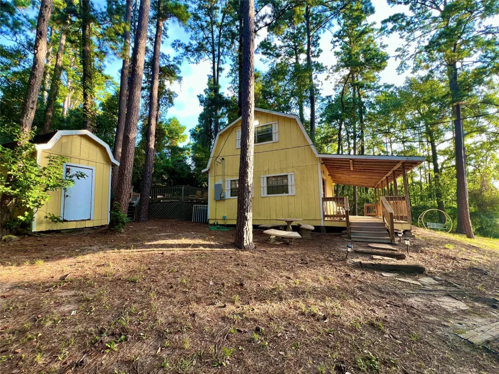1 Hilltop Circle Coldspring, TX 77331
