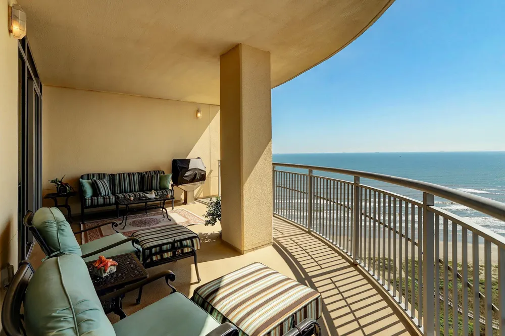 801 E Beach Drive #BC1810 Galveston, TX 77550