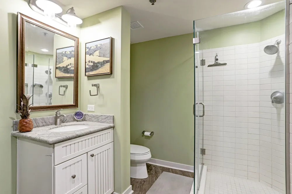 801 E Beach Drive #BC1810 Galveston, TX 77550