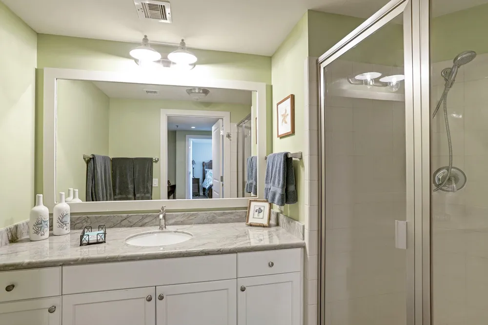 801 E Beach Drive #BC1810 Galveston, TX 77550