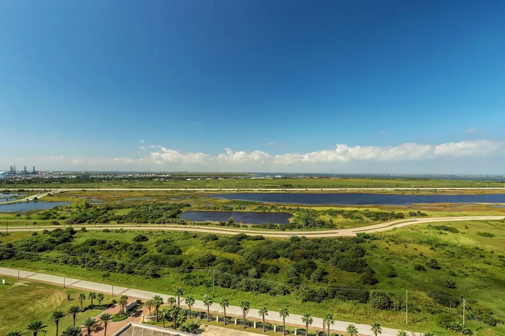 801 E Beach Drive #BC1810 Galveston, TX 77550