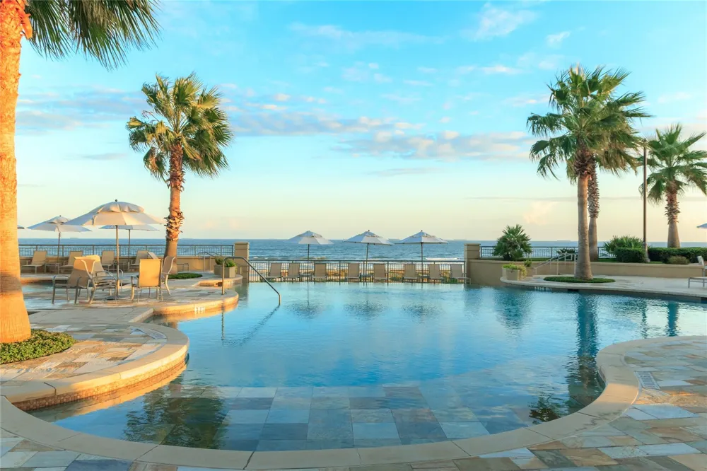 801 E Beach Drive #BC1810 Galveston, TX 77550