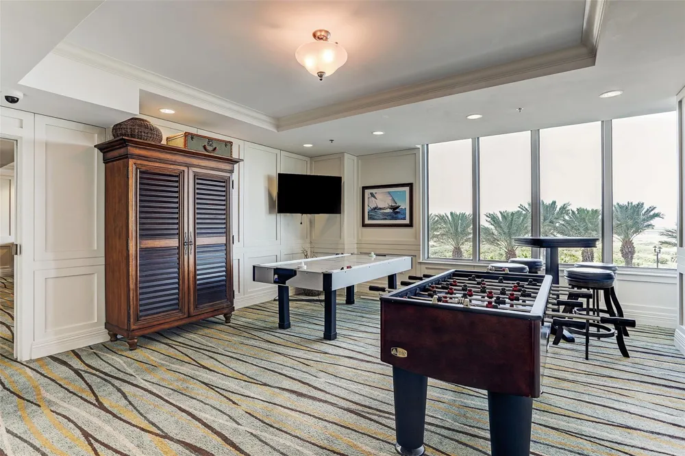 801 E Beach Drive #BC1810 Galveston, TX 77550