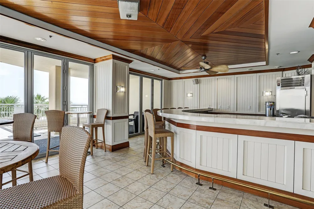 801 E Beach Drive #BC1810 Galveston, TX 77550