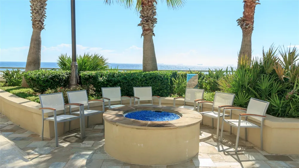 801 E Beach Drive #BC1810 Galveston, TX 77550