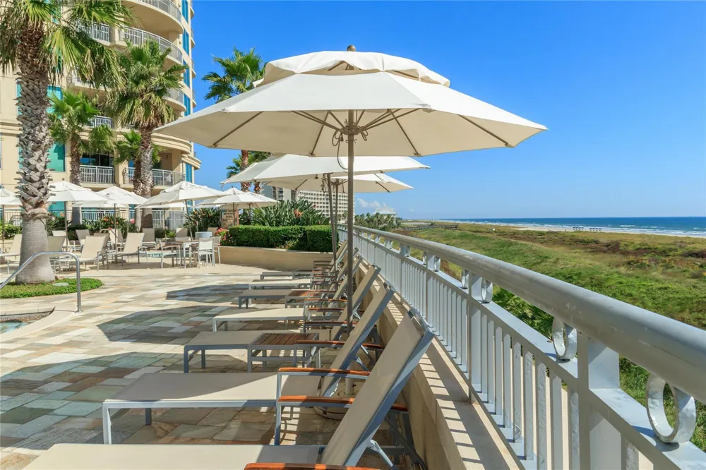 801 E Beach Drive #BC1810 Galveston, TX 77550