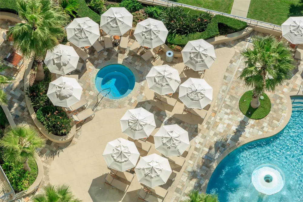 801 E Beach Drive #BC1810 Galveston, TX 77550