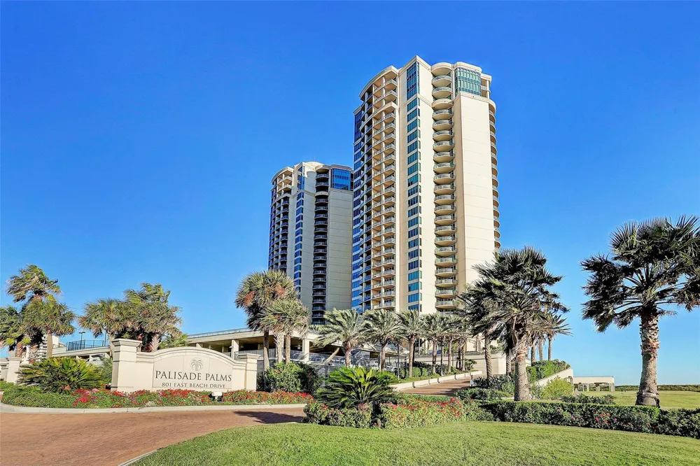 801 E Beach Drive #BC1810 Galveston, TX 77550