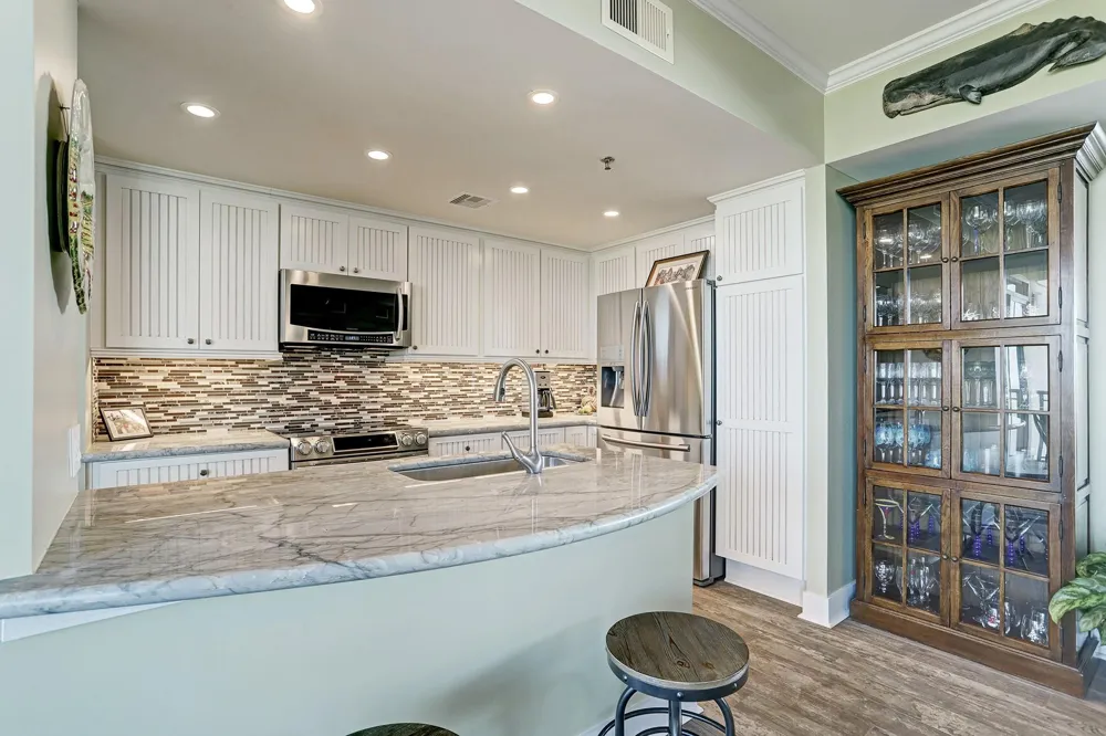 801 E Beach Drive #BC1810 Galveston, TX 77550