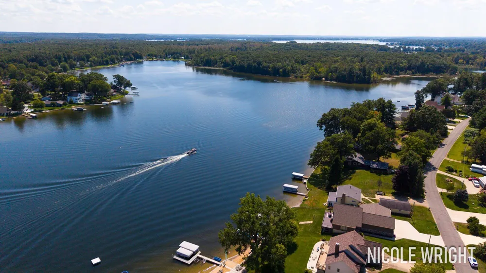 11828 Lakeridge Drive Wayland, MI 49348