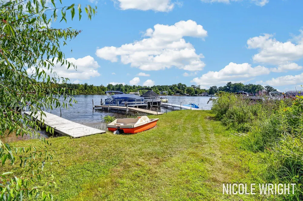 11828 Lakeridge Drive Wayland, MI 49348