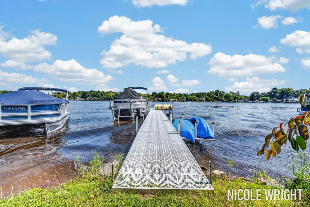 11828 Lakeridge Drive Wayland, MI 49348