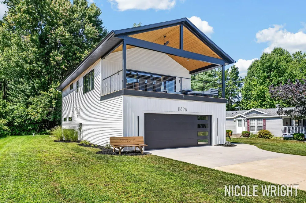 11828 Lakeridge Drive Wayland, MI 49348