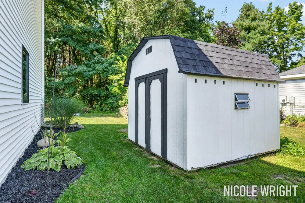 11828 Lakeridge Drive Wayland, MI 49348