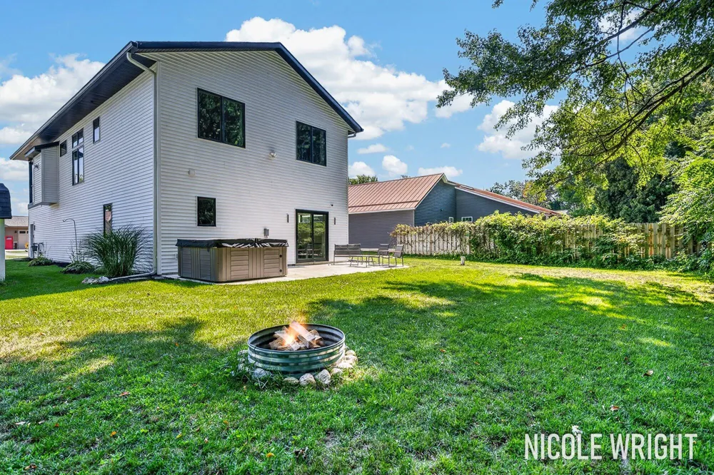11828 Lakeridge Drive Wayland, MI 49348