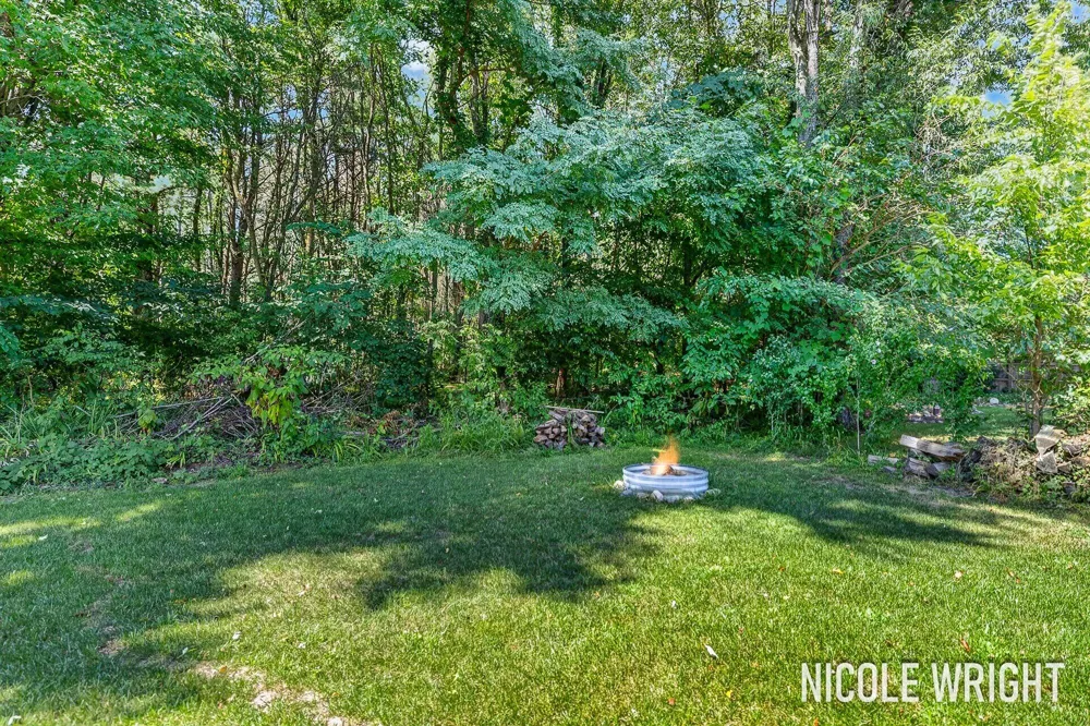 11828 Lakeridge Drive Wayland, MI 49348