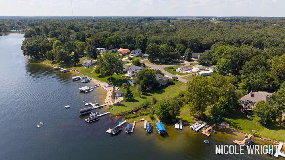 11828 Lakeridge Drive Wayland, MI 49348