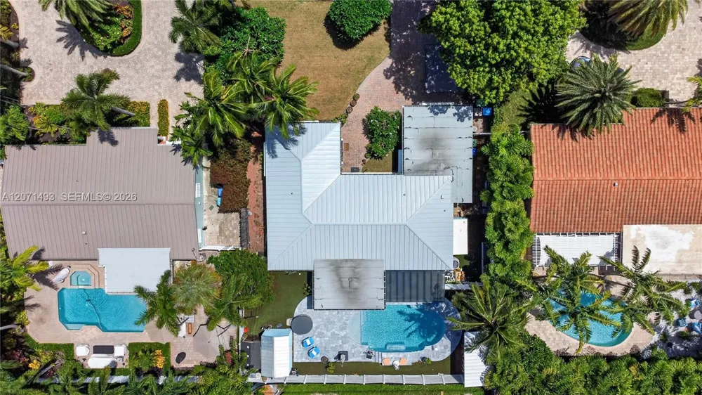2049 Windward Dr Lauderdale By The Sea, FL 33062