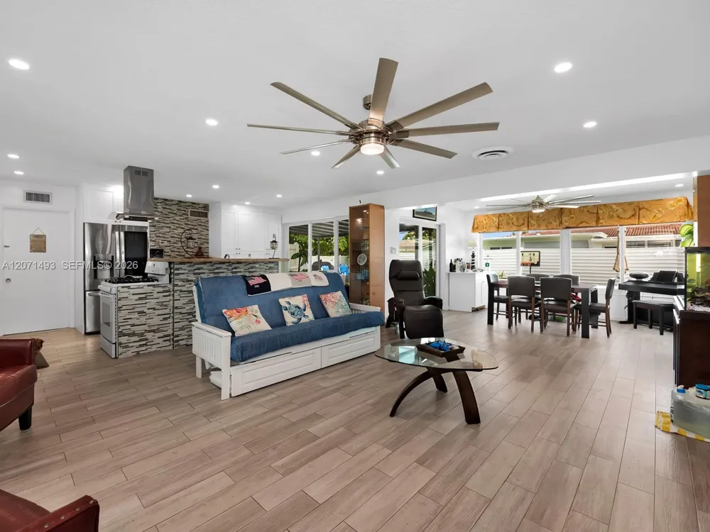 2049 Windward Dr Lauderdale By The Sea, FL 33062
