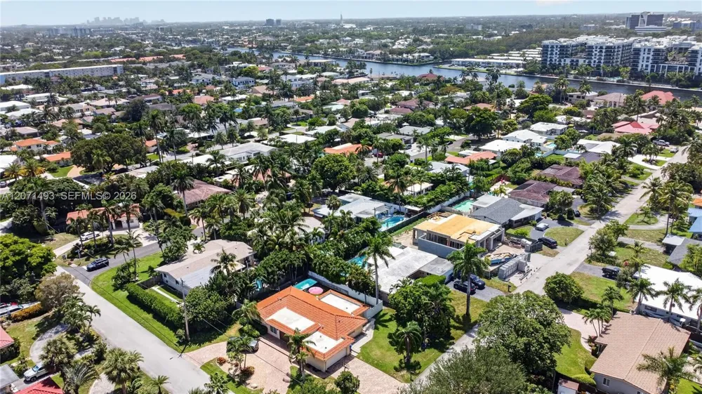 2049 Windward Dr Lauderdale By The Sea, FL 33062
