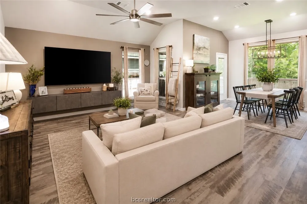 2030 Dumfries Drive Bryan, TX 77807