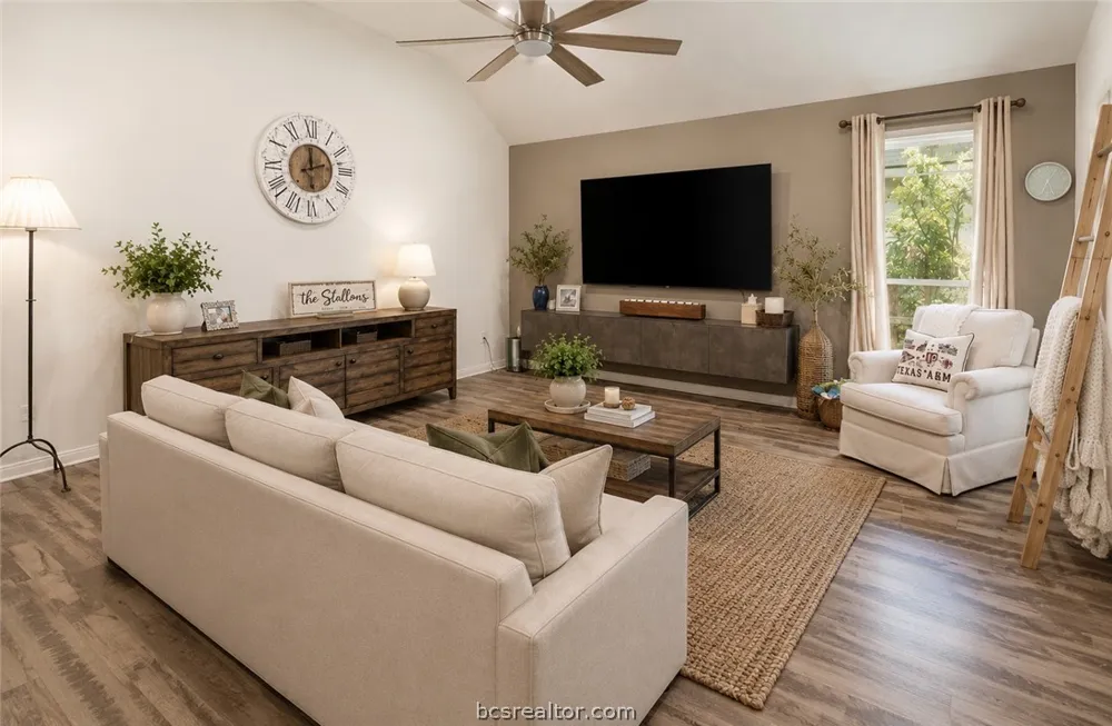 2030 Dumfries Drive Bryan, TX 77807