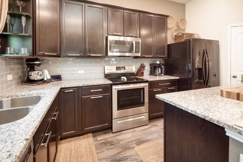 2030 Dumfries Drive Bryan, TX 77807