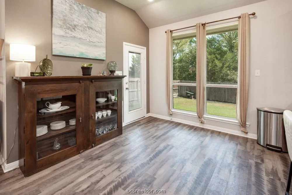 2030 Dumfries Drive Bryan, TX 77807