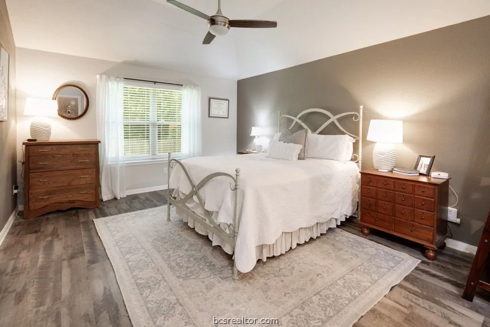 2030 Dumfries Drive Bryan, TX 77807