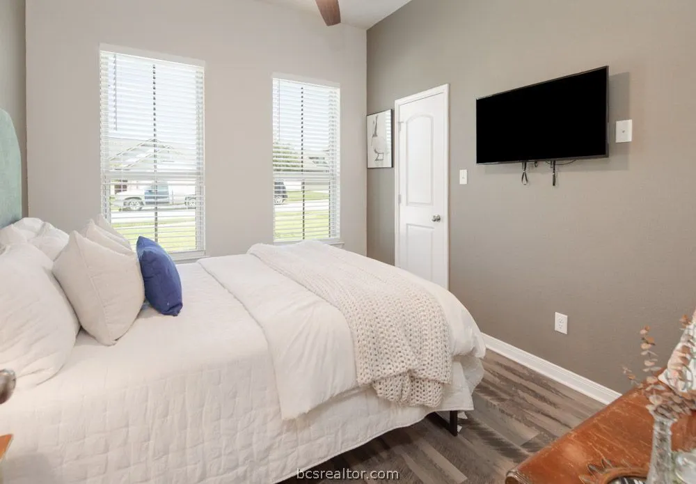 2030 Dumfries Drive Bryan, TX 77807