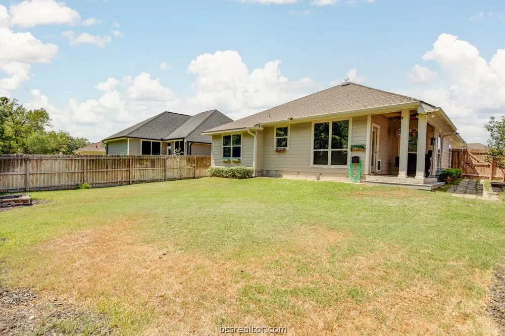 2030 Dumfries Drive Bryan, TX 77807