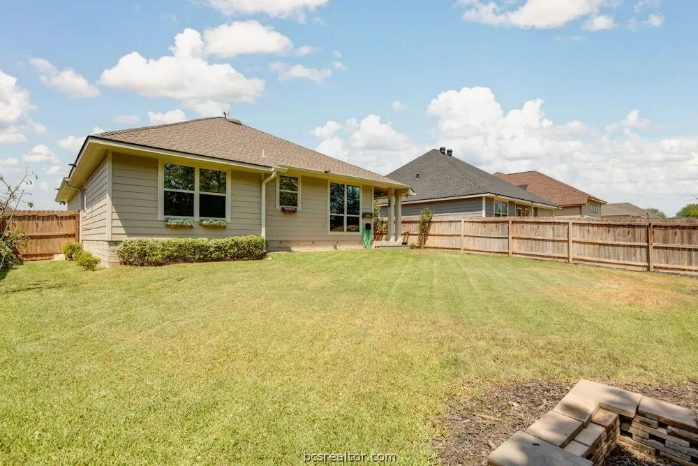 2030 Dumfries Drive Bryan, TX 77807