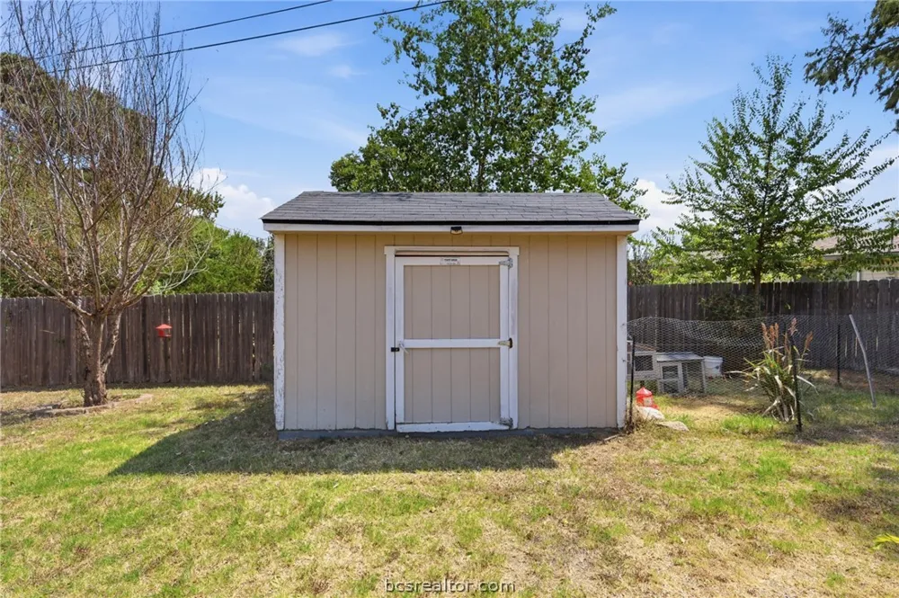 3113 Larkspur Circle College Station, TX 77845