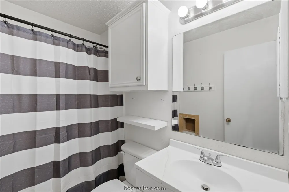 3113 Larkspur Circle College Station, TX 77845
