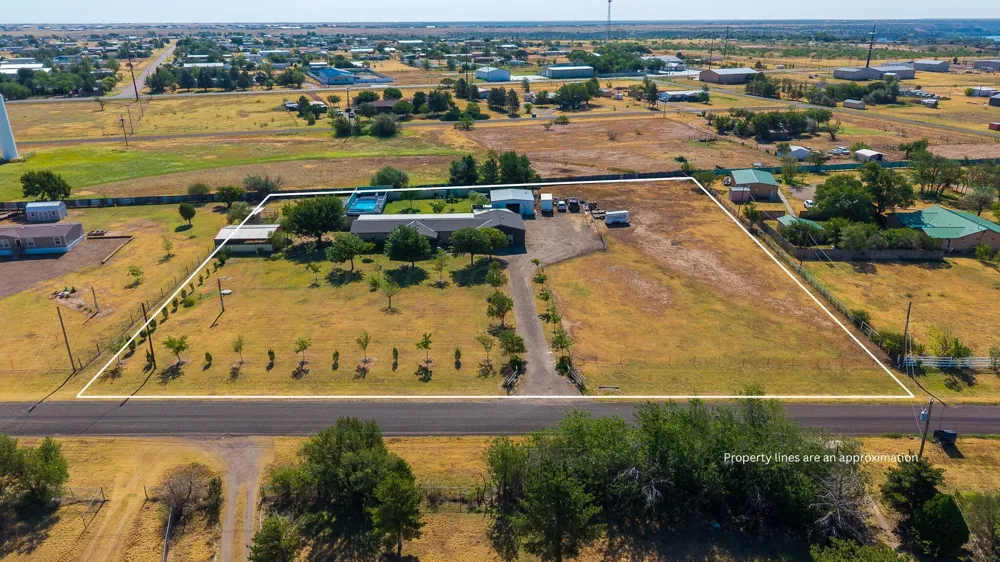 12221 Flying W Trail Amarillo, TX 79118