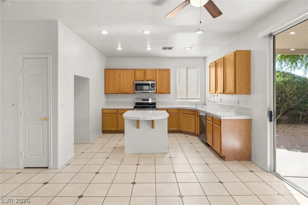 10929 Esta Ponia Court Las Vegas, NV 89144