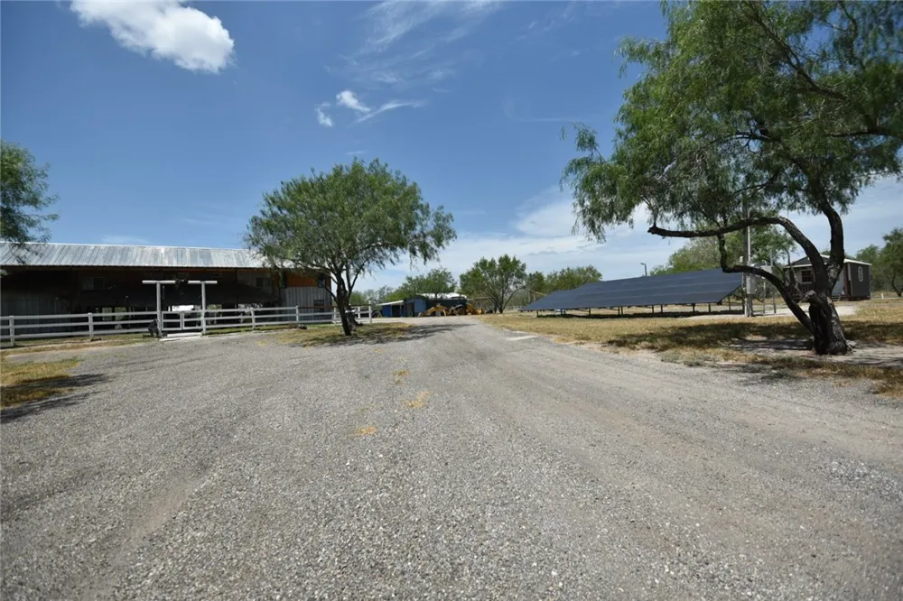 2325 E Highway 285 Falfurrias, TX 78355