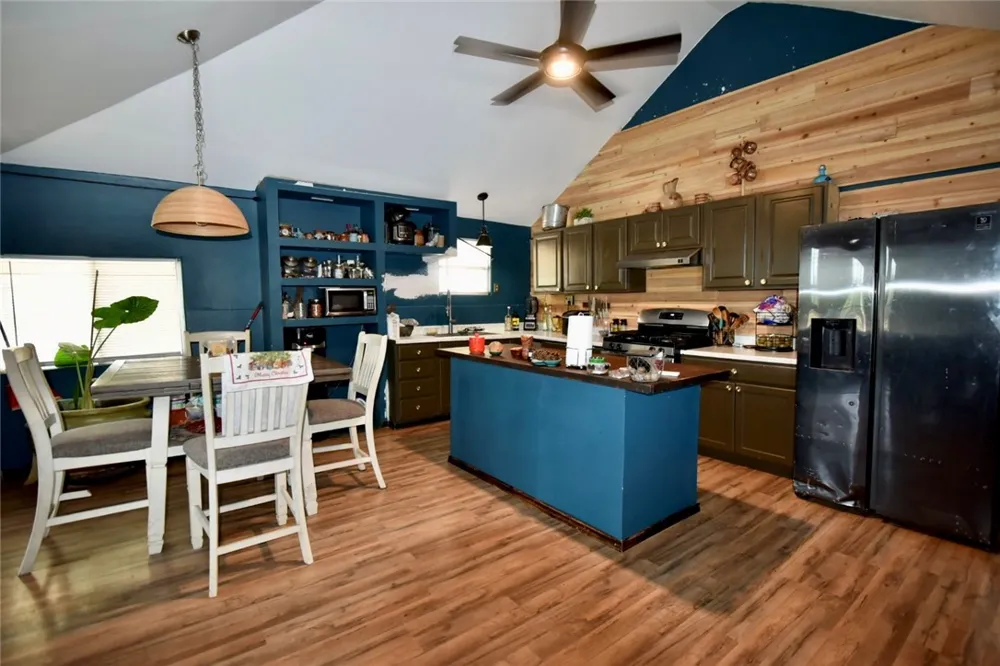2325 E Highway 285 Falfurrias, TX 78355