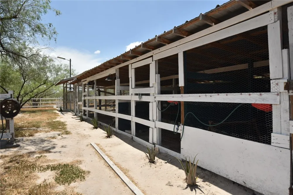 2325 E Highway 285 Falfurrias, TX 78355