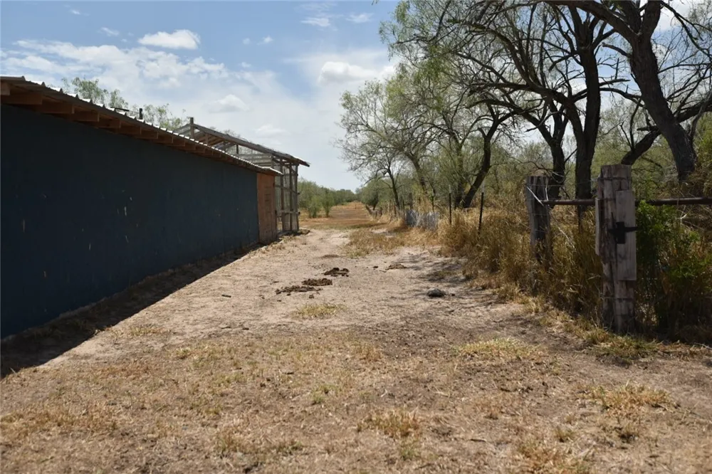 2325 E Highway 285 Falfurrias, TX 78355