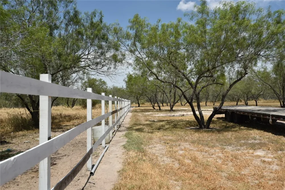 2325 E Highway 285 Falfurrias, TX 78355