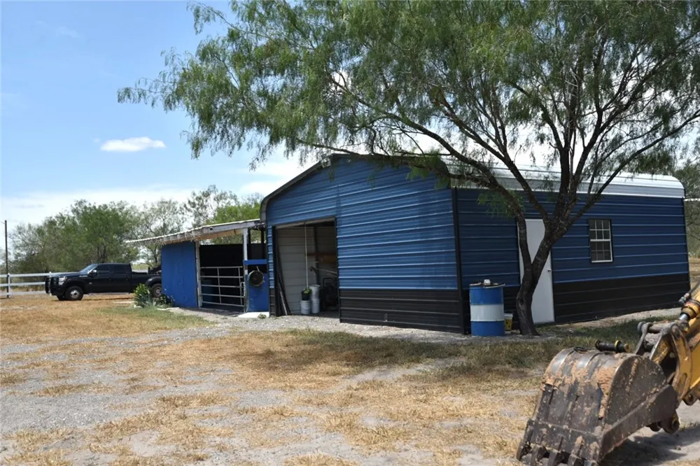 2325 E Highway 285 Falfurrias, TX 78355