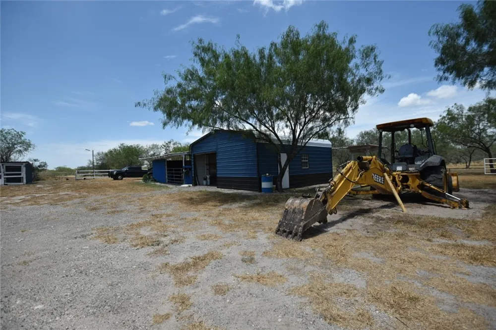 2325 E Highway 285 Falfurrias, TX 78355