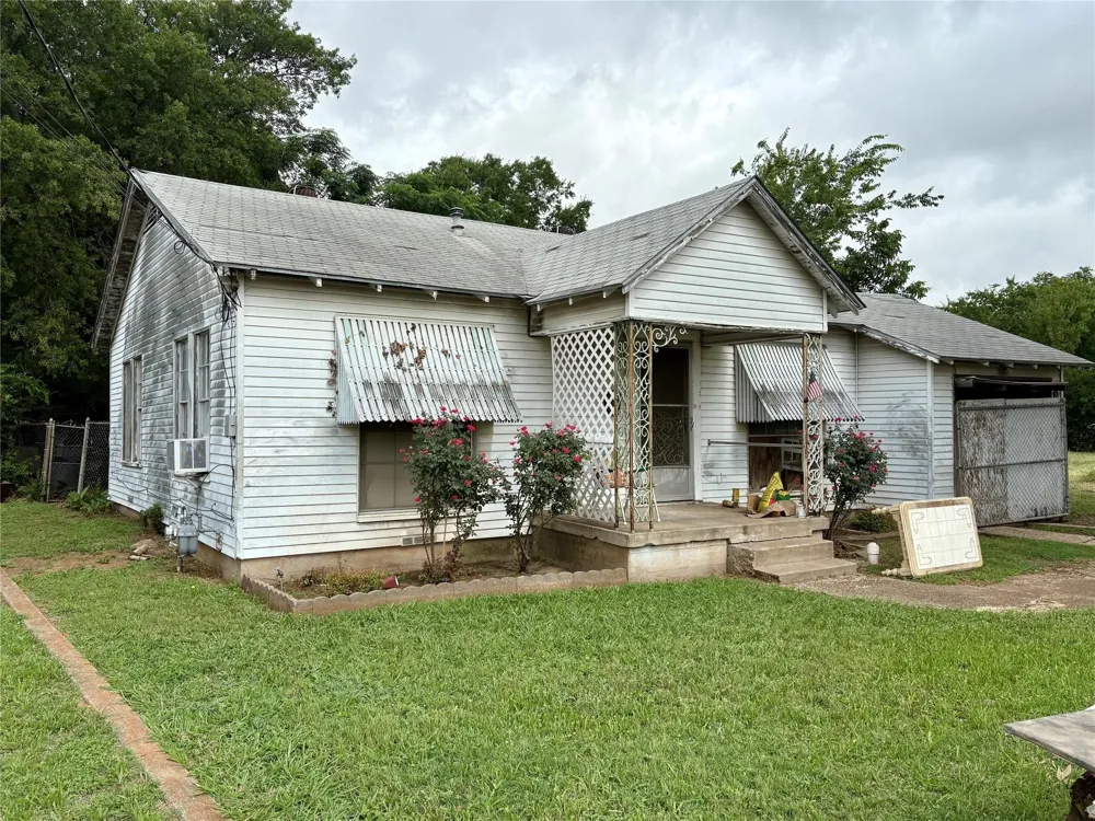 1703 Montclair Avenue Dallas, TX 75208