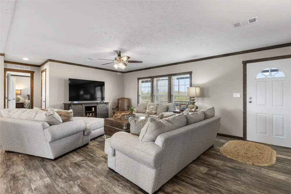 606 W Moonshine Road Seymour, TX 76380