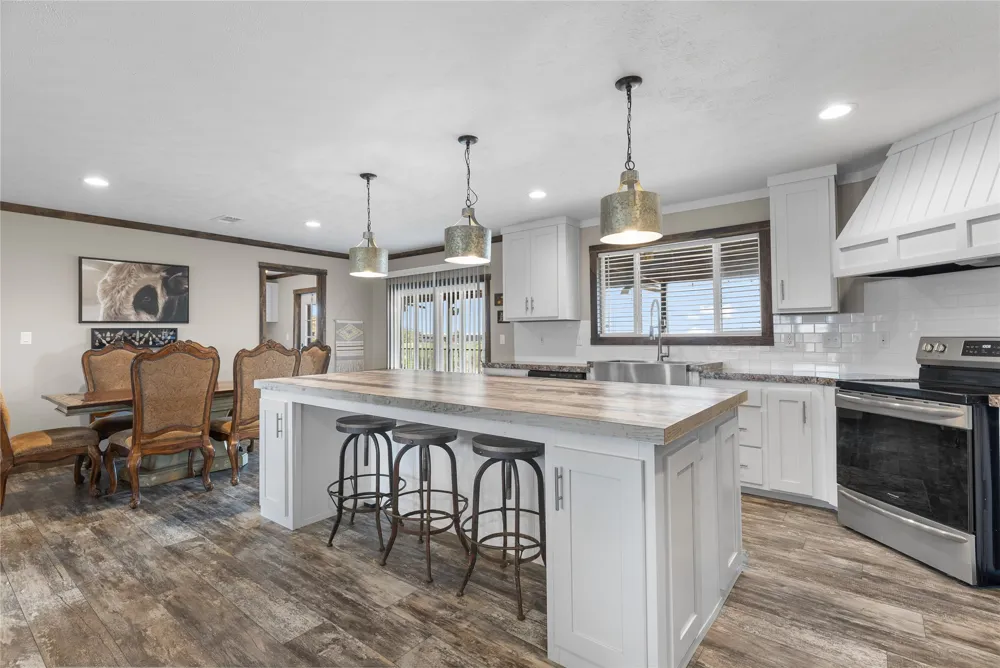 606 W Moonshine Road Seymour, TX 76380