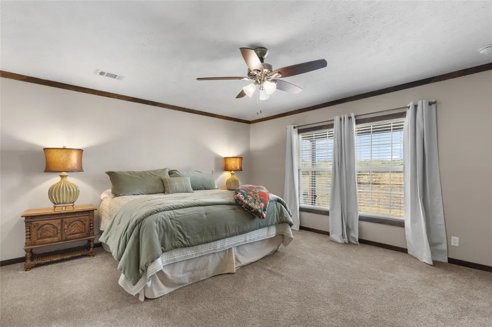 606 W Moonshine Road Seymour, TX 76380